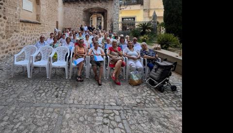 Els participants dels tallers de memòria de l’Ajuntament de Sóller i  l'IMAS celebren la cloenda del curs